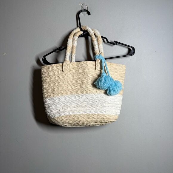 Altru two tone Straw tote beach bag with tassel - Picture 1 of 9